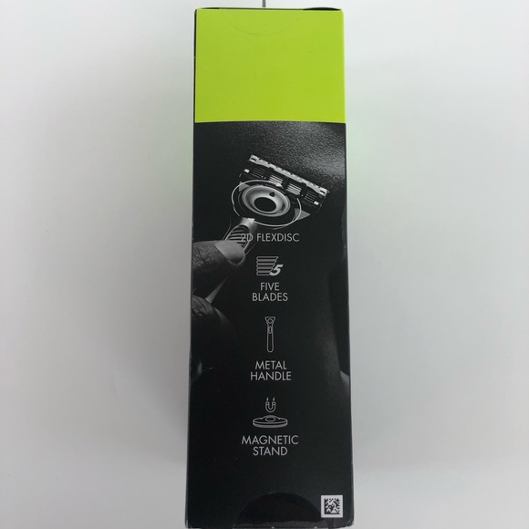 Gillette Labs With Exfoliating Razor + Cartridge Refill -New - Picture 3 of 4